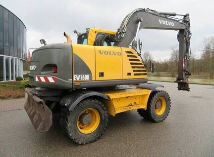 Used Volvo EW160B Excavator For Sale in Singapore