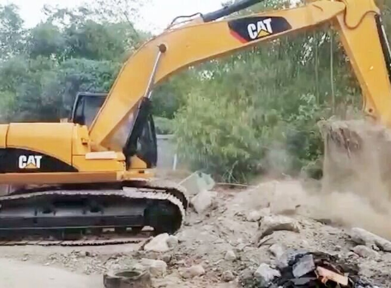 Refurbished Caterpillar (CAT) 320D Excavator For Sale in Indonesia