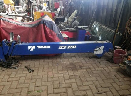 Used Tadano ZE250 Crane For Sale in Singapore