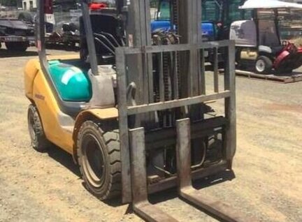 Used Komatsu FD30T-16 Forklift For Sale in Singapore