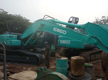 Used Kobelco SK200-8 Super X Excavator For Sale in Singapore