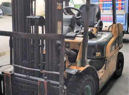Used Caterpillar (CAT) DP25NT Forklift For Sale in Singapore