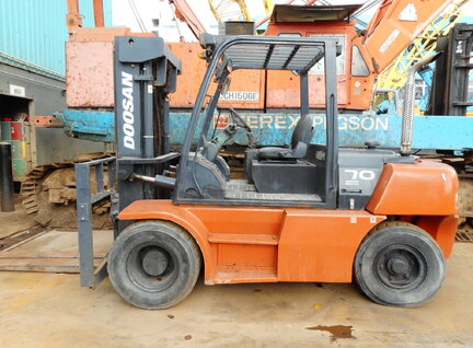 Used Doosan D70S-5 Forklift For Sale in Singapore