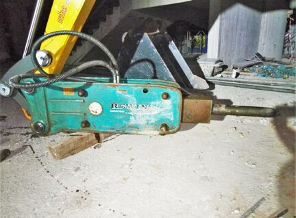 New Rewin RWB68 5-Ton Hydraulic Breaker Excavator Breaker For Sale in Singapore