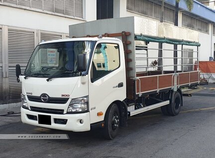 Used Hino XZU710R Truck For Sale in Singapore