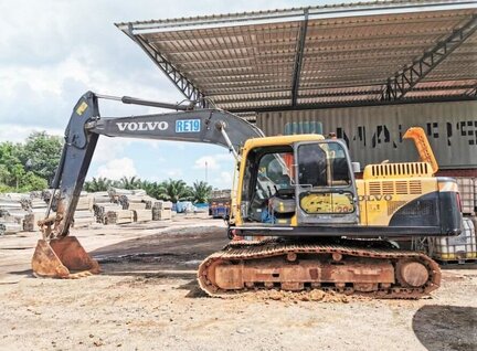 Used Volvo EC210B Excavator For Sale in Singapore