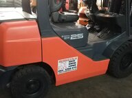 Used Toyota 8FD25 Forklift For Sale in Singapore