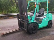 Used Mitsubishi FD30NT Forklift For Sale in Singapore