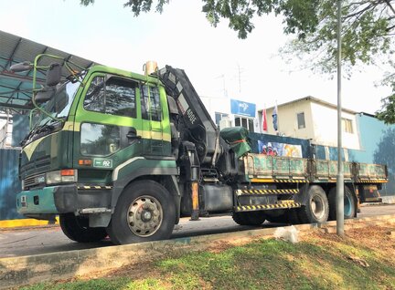 Used Hiab 400E-5 Lorry Crane For Sale in Singapore