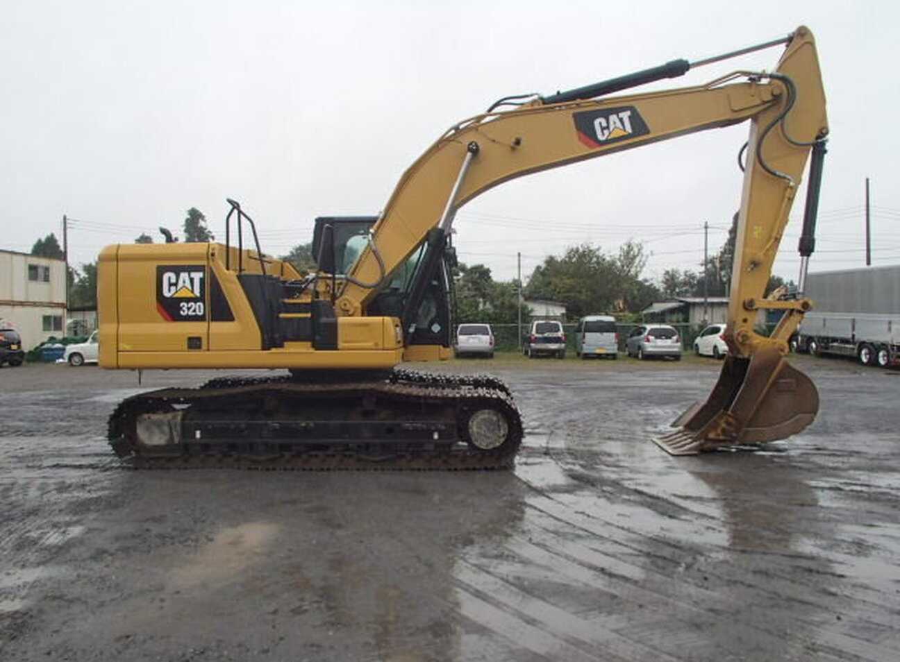 Used Caterpillar (CAT) 320 Excavator For Sale in Japan