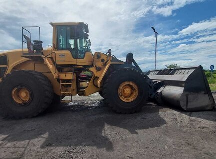 Used Volvo L220G Loader For Sale in Singapore