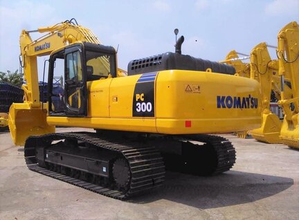 Refurbished Komatsu PC300SE-8 Excavator For Sale in Singapore