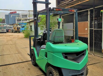 Used Mitsubishi FD25NT Forklift For Sale in Singapore