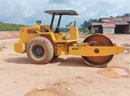 Used Sakai SV91 Compactor For Sale in Singapore