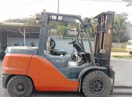 Used Toyota 8FD50N Forklift For Sale in Singapore