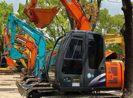 Used Hitachi ZX70 Excavator For Sale in Singapore