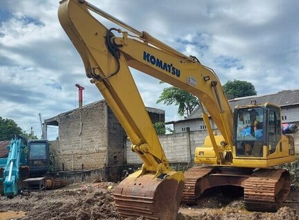 Used Komatsu PC200-8 Excavator For Sale in Singapore