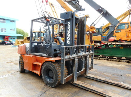 Used Doosan D70S-5 Forklift For Sale in Singapore