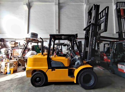 Used Hyundai 50D-7AE Forklift For Sale in Singapore