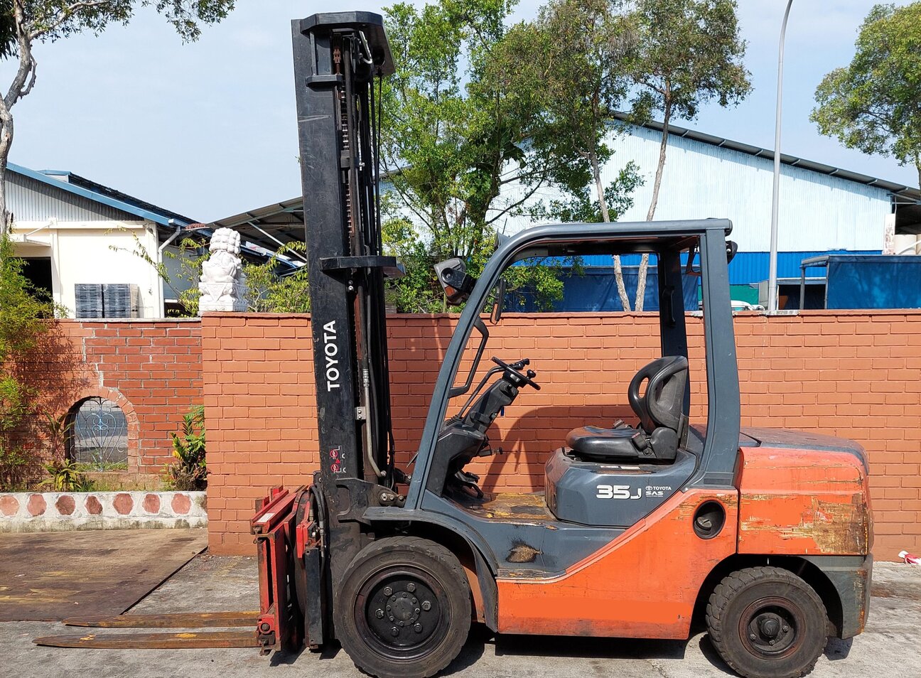 Used Toyota 728FDJ35 Forklift For Sale in Singapore