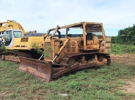 Used Caterpillar (CAT) D7G Bulldozer For Sale in Singapore