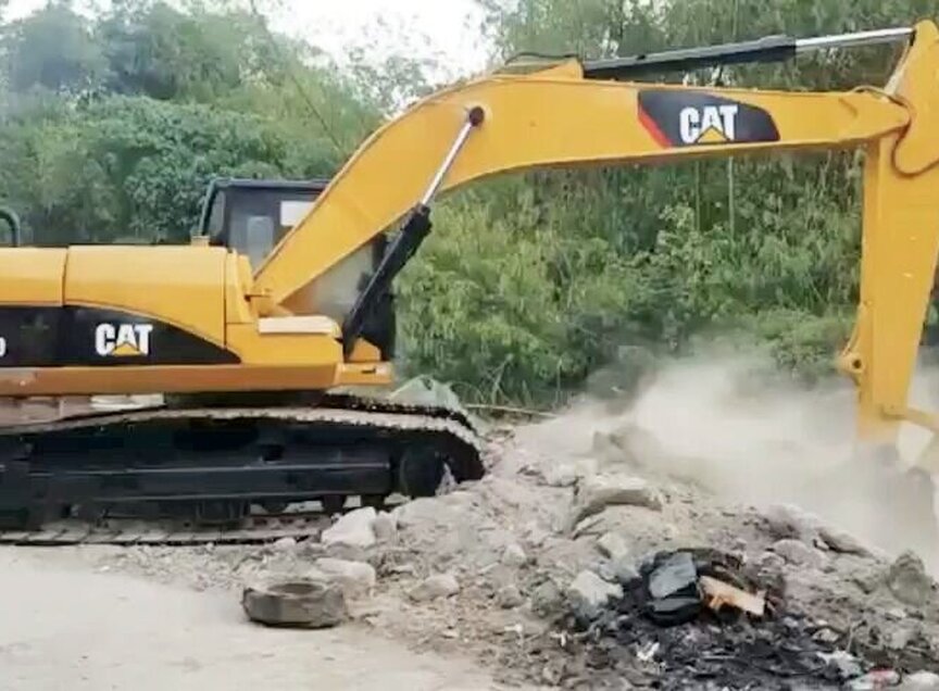 Refurbished Caterpillar (CAT) 320D Excavator For Sale in Indonesia