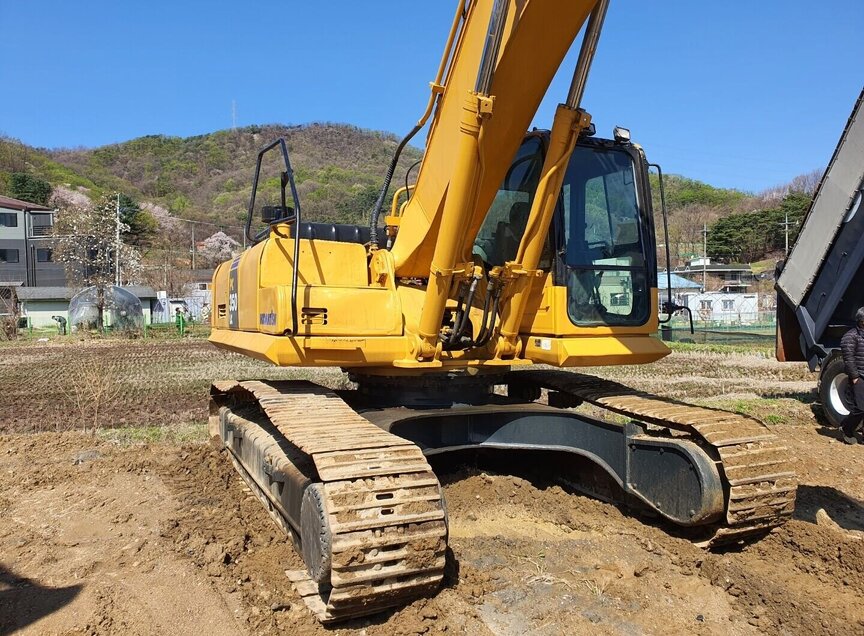 used-komatsu-pc350lc-8-excavator-for-sale-in-south-korea-heavymart