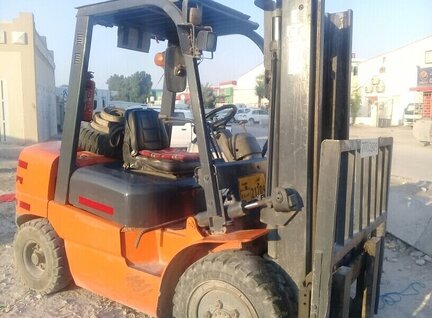 Used Heli CPCD30 Forklift For Sale in Singapore