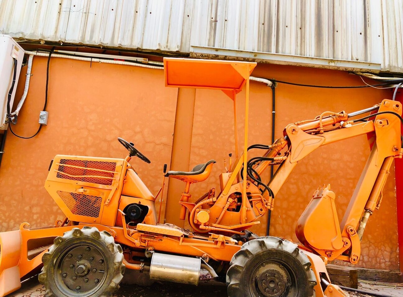 Komatsu WB042 Backhoe Loader Bekas Untuk Dijual di United Arab